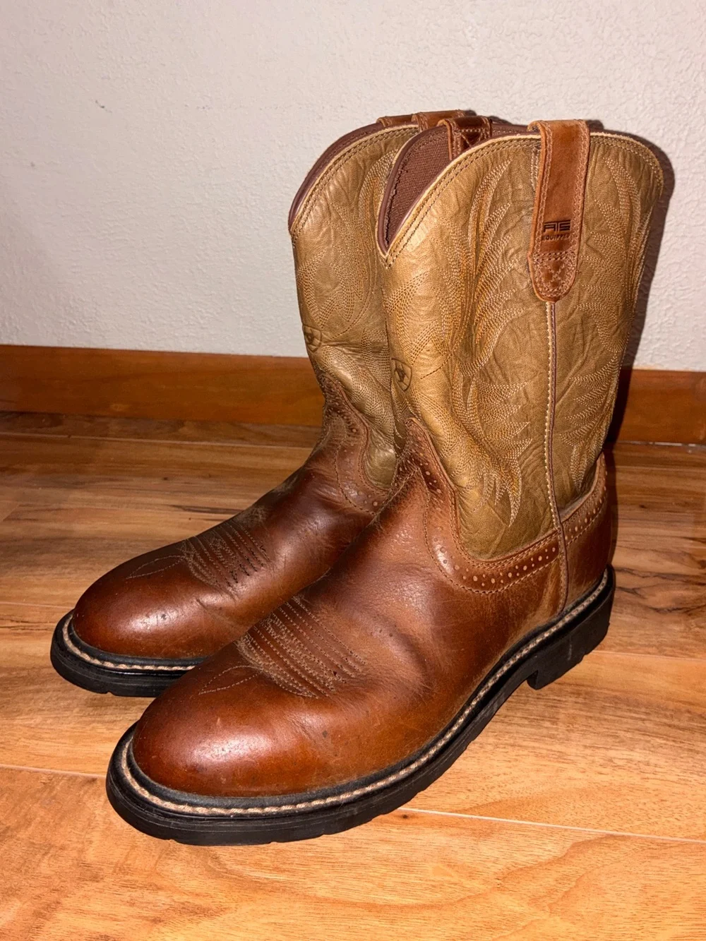 Ariat Men’s Sierra Sahara Pull-On Work Boots, round roper toe- size 10 D